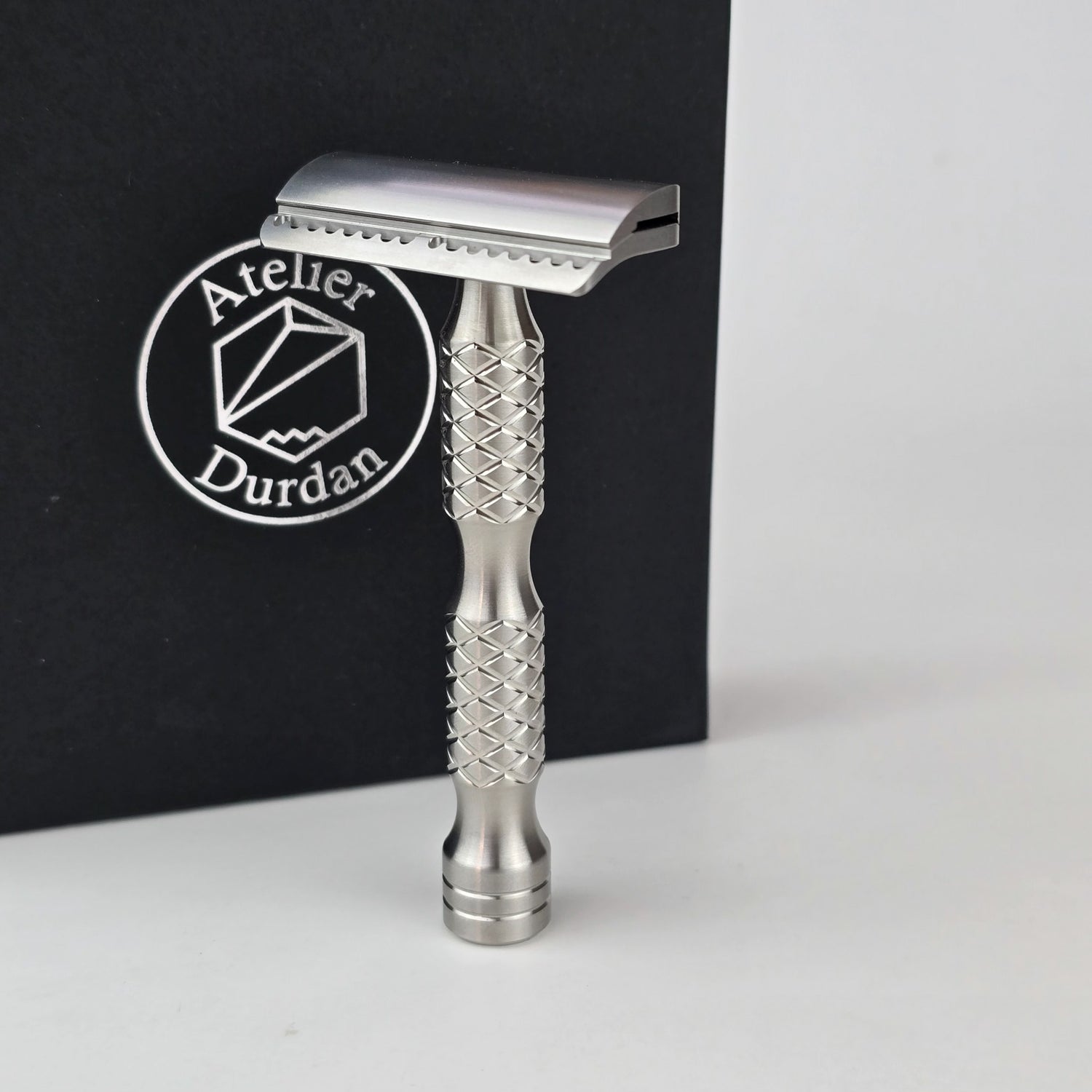 Durdan Workshop: Safety razor for men made in France – Atelier DURDAN